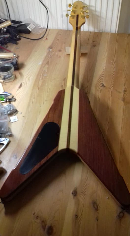 Höfner Venture 1980 Restaurierung – Detailansicht 15 – Gitarrenreparatur Heier Guitars bei Dresden